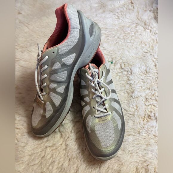 Ecco Gray and Pink Sneakers with Dynamic Design size 39 or 8 - Picture 1 of 8